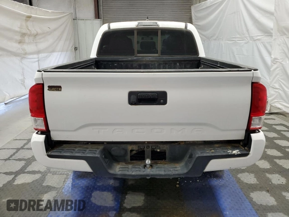 2017 Toyota Tacoma SR z VIN 5TFAX5GN8HX086692, wystawiony jako Copart lot #42198915 z przebiegiem 74 719 mil mil oraz Czysty tytuł • Clean title. Historia ofert i sprzedaży dostępna na DreamBid. Obrazek 6.