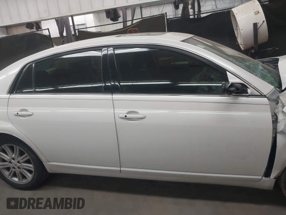 2005 Toyota Avalon XL with VIN 4T1BK36B55U013349, listed as a IAAI auction lot 41879384 with 185,821 mi miles and . Bid and sale history available at DreamBid. Image 13.