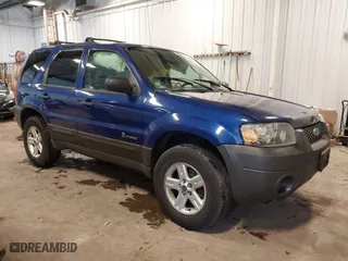 2006 Ford Escape Hybrid with VIN 1FMCU95H86KC63608, listed as a IAAI auction lot 41070715 with 248,721 mi miles. Bid and sale history available at carsss.com. Image 1.