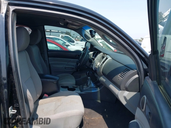 2013 Toyota Tacoma with VIN 5TFTX4CNXDX029302, listed as a IAAI auction lot 42636315 with 181,785 mi miles and . Bid and sale history available at DreamBid. Image 5.