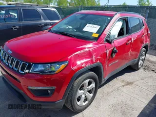 2018 Jeep Compass Latitude z VIN 3C4NJDBB6JT142740, wystawiony jako IAAI lot #42212811 z przebiegiem 81 647 mil mil oraz . Historia ofert i sprzedaży dostępna na DreamBid. Obrazek 17.