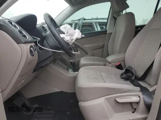 2011 Volkswagen Tiguan SEL with VIN WVGBV7AX3BW562761, listed as a Copart auction lot 85906534 with 84,635 mi miles and Salvage Title. Bid and sale history available at DreamBid. Image 7.