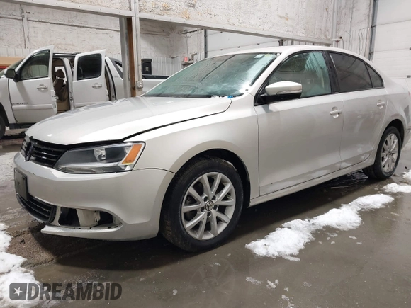 2011 Volkswagen Jetta Sedan SE PZEV with VIN 3VWDZ7AJ5BM378612, listed as a IAAI auction lot 41394130 with 80,046 mi miles. Bid and sale history available at carsss.com. Image 2.