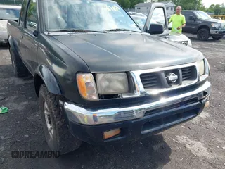 1999 Nissan Frontier XE z VIN 1N6ED26Y6XC301588, wystawiony jako IAAI lot #42703428 z przebiegiem Nie podano mil oraz . Historia ofert i sprzedaży dostępna na DreamBid. Obrazek 6.