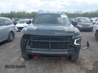2022 Chevrolet Suburban z VIN 1GNSKDKL5NR218592, wystawiony jako IAAI lot #41989302 z przebiegiem 184 080 mil mil oraz . Historia ofert i sprzedaży dostępna na DreamBid. Obrazek 12.