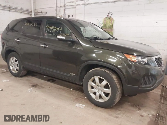 2012 Kia Sorento LX with VIN 5XYKTDA63CG264158, listed as a IAAI auction lot 41903939 with 162,633 mi miles. Bid and sale history available at carsss.com. Image 1.