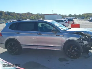 2023 Volkswagen Tiguan SE R-Line Black with VIN 3VVCB7AX7PM137019, listed as a IAAI auction lot 40731252 with 20,098 mi miles. Bid and sale history available at carsss.com. Image 13.