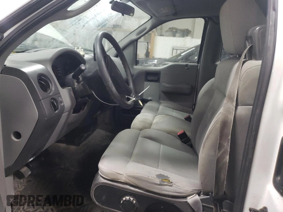 2004 Ford F-150 XL z VIN 1FTRF12W84NA68178, wystawiony jako Copart lot #48812455 z przebiegiem 206 819 mil mil oraz Szkody całkowita. Historia ofert i sprzedaży dostępna na DreamBid. Obrazek 7.