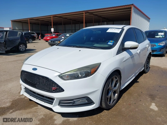 2015 Ford Focus ST with VIN 1FADP3L98FL292289, listed as a IAAI auction lot 41670338 with 100,742 mi miles. Bid and sale history available at carsss.com. Image 18.