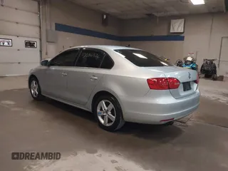 2014 Volkswagen Jetta TDI w/Premium с VIN 3VW3L7AJ6EM379401, выставлен на аукционе IAAI как лот 42086326 с пробегом 89 870 миль миль и . История ставок и продаж доступна на DreamBid. Изображение 3.