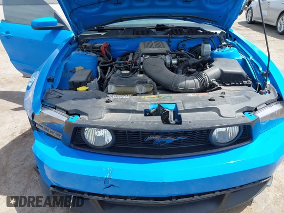 2010 Ford Mustang GT z VIN 1ZVBP8CH0A5113940, wystawiony jako IAAI lot #42068181 z przebiegiem 131 760 mil mil oraz . Historia ofert i sprzedaży dostępna na DreamBid. Obrazek 10.