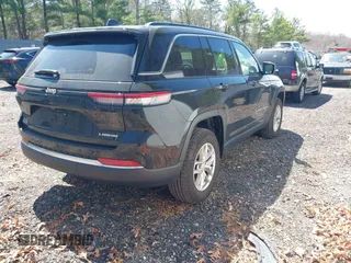2024 Jeep Grand Cherokee Laredo z VIN 1C4RJHAGXRC252560, wystawiony jako IAAI lot #42071868 z przebiegiem 11 991 mil mil oraz . Historia ofert i sprzedaży dostępna na DreamBid. Obrazek 4.