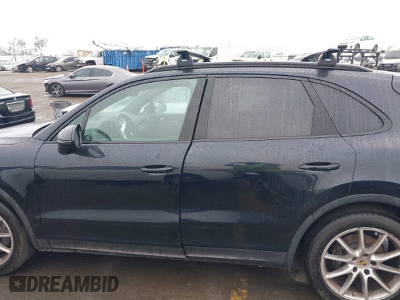 2021 Porsche Cayenne z VIN WP1AA2AY6MDA00356, wystawiony jako IAAI lot #41468711 z przebiegiem 73 329 mil mil oraz . Historia ofert i sprzedaży dostępna na DreamBid. Obrazek 13.