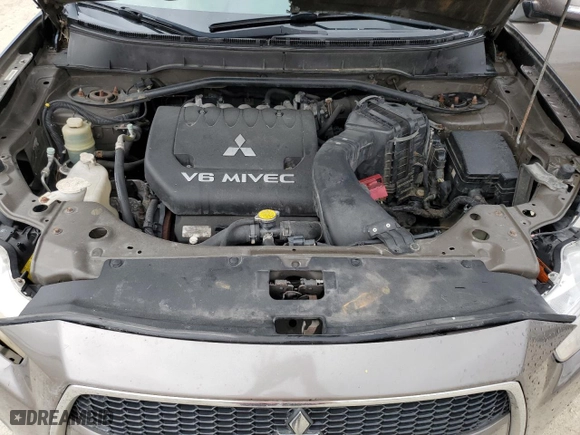 2010 Mitsubishi Outlander XLS with VIN JA4JT4AX5AZ002588, listed as a Copart auction lot 84287184 with 184,195 mi miles and Salvage Title. Bid and sale history available at carsss.com. Image 12.