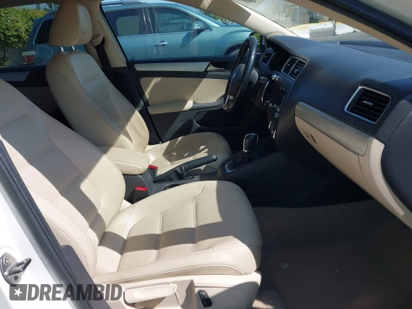 2013 Volkswagen Jetta SE with VIN 3VWDP7AJ9DM253878, listed as a IAAI auction lot 41974451 with 149,720 mi miles and . Bid and sale history available at DreamBid. Image 5.