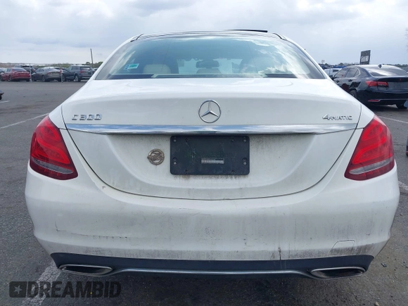 2015 Mercedes-Benz C-Class C 300 Luxury with VIN 55SWF4KB5FU026651, listed as a IAAI auction lot 41892311 with 101,285 mi miles. Bid and sale history available at carsss.com. Image 15.