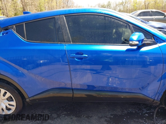 2020 Toyota C-HR LE with VIN JTNKHMBX7L1071287, listed as a IAAI auction lot 42063896 with 76,731 mi miles. Bid and sale history available at carsss.com. Image 14.