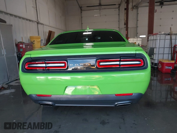 2017 Dodge Challenger SXT z VIN 2C3CDZAG2HH574239, wystawiony jako IAAI lot #41391595 z przebiegiem 92 377 mil mil oraz . Historia ofert i sprzedaży dostępna na DreamBid. Obrazek 16.