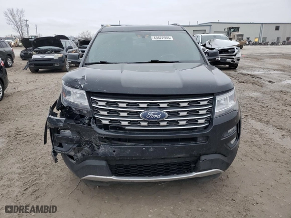 2017 Ford Explorer XLT with VIN 1FM5K7D83HGD63254, listed as a Copart auction lot 43622955 with 86,182 mi miles and Salvage Title. Bid and sale history available at carsss.com. Image 5.