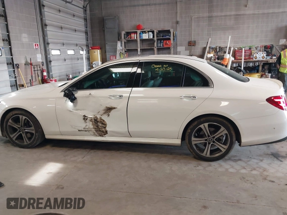 2018 Mercedes-Benz E 300 with VIN WDDZF4JB5JA331431, listed as a IAAI auction lot 42117564 with 64,356 mi miles and . Bid and sale history available at DreamBid. Image 14.