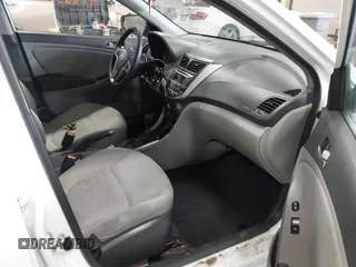 2016 Hyundai Accent SE z VIN KMHCT5AE1GU252785, wystawiony jako IAAI lot #41663000 z przebiegiem 104 656 mil mil oraz . Historia ofert i sprzedaży dostępna na DreamBid. Obrazek 5.