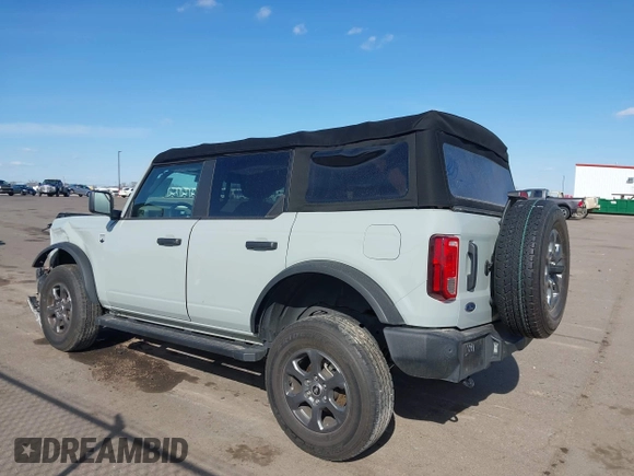 2021 Ford Bronco с VIN 1FMDE5BH9MLA61091, выставлен на аукционе IAAI как лот 42047298 с пробегом 31 479 миль миль и . История ставок и продаж доступна на DreamBid. Изображение 3.