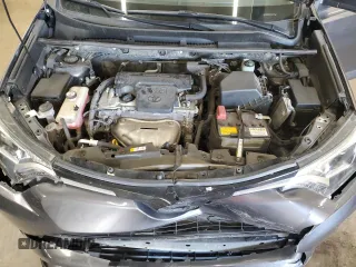 2018 Toyota RAV4 XLE with VIN JTMRFREV1JJ736777, listed as a Copart auction lot 52329605 with 60,069 mi miles and Salvage Title. Bid and sale history available at carsss.com. Image 12.