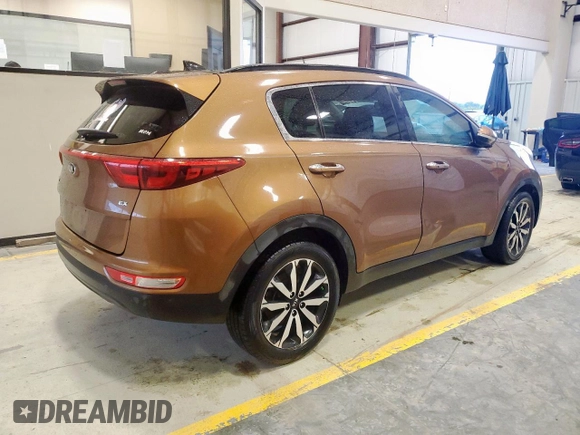 2018 Kia Sportage EX z VIN KNDPN3AC9J7359821, wystawiony jako Copart lot #60549715 z przebiegiem 88 601 mil mil oraz Czysty tytuł • Clean title. Historia ofert i sprzedaży dostępna na DreamBid. Obrazek 3.