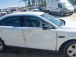 2015 Ford Police Interceptor с VIN 1FAHP2MK2FG195532, выставлен на аукционе IAAI как лот 41793882 с пробегом 90 423 миль миль и . История ставок и продаж доступна на DreamBid. Изображение 13.