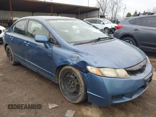 2009 Honda Civic LX z VIN 2HGFA16579H349554, wystawiony jako IAAI lot #41994751 z przebiegiem 204 332 mil mil oraz . Historia ofert i sprzedaży dostępna na DreamBid. Obrazek 1.