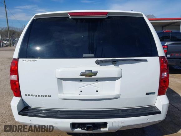 2011 Chevrolet Suburban LT with VIN 1GNSCJE00BR218380, listed as a IAAI auction lot 41628402 with 133,394 mi miles. Bid and sale history available at carsss.com. Image 17.
