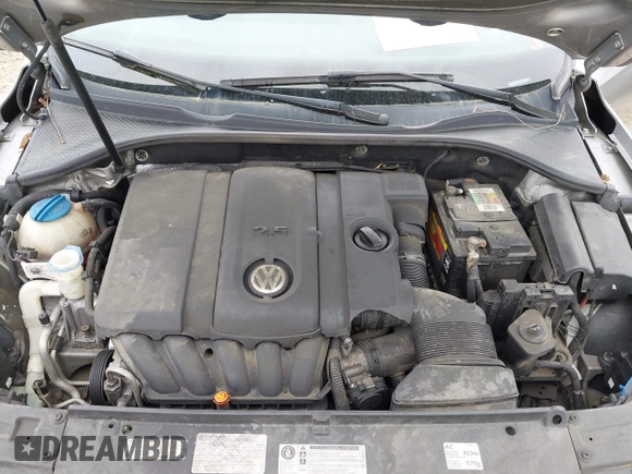 2013 Volkswagen Passat SE w/Sunroof & Nav with VIN 1VWBP7A30DC112563, listed as a IAAI auction lot 41917390 with 222,008 mi miles. Bid and sale history available at carsss.com. Image 10.