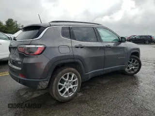 2022 Jeep Compass Latitude Lux с VIN 3C4NJDFB4NT170410, выставлен на аукционе Copart как лот 57294025 с пробегом 30 776 миль миль и Списание • Salvage title. История ставок и продаж доступна на DreamBid. Изображение 3.
