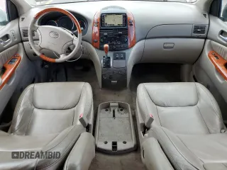2010 Toyota Sienna XLE с VIN 5TDDK4CC5AS029985, выставлен на аукционе Copart как лот 84182164 с пробегом 232 460 миль миль и Списание • Salvage title. История ставок и продаж доступна на DreamBid. Изображение 8.