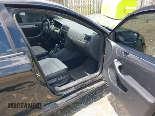 2016 Volkswagen Jetta Sport z VIN 3VWD17AJ2GM232702, wystawiony jako IAAI lot #42399962 z przebiegiem 175 038 mil mil oraz . Historia ofert i sprzedaży dostępna na DreamBid. Obrazek 5.