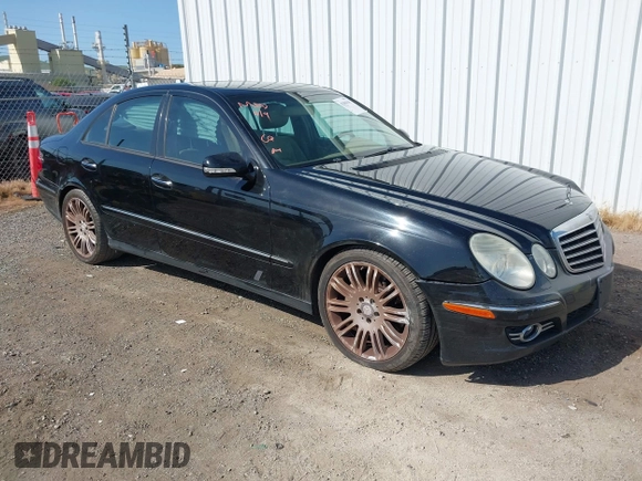 2008 Mercedes-Benz E 350 Luxury z VIN WDBUF56X58B307650, wystawiony jako IAAI lot #42004345 z przebiegiem 140 484 mil mil oraz . Historia ofert i sprzedaży dostępna na DreamBid. Obrazek 1.
