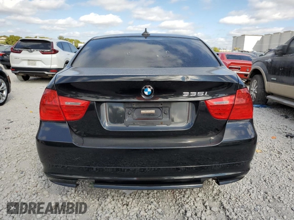 2010 BMW 3 Series 335i xDrive z VIN WBAPL3C58AA407944, wystawiony jako Copart lot #88127845 z przebiegiem 150 048 mil mil oraz Szkoda całkowita • Salvage title. Historia ofert i sprzedaży dostępna na DreamBid. Obrazek 6.