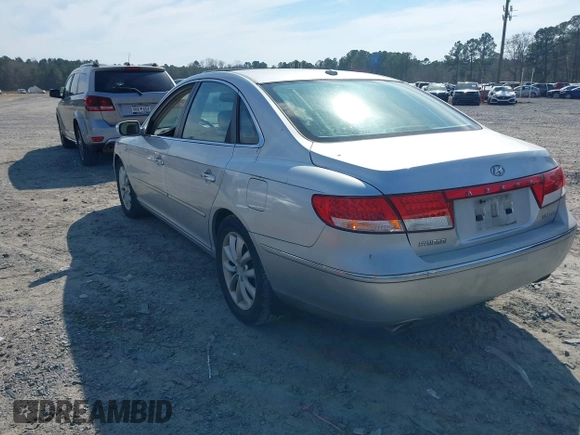 2008 Hyundai Azera Limited with VIN KMHFC46F68A256391, listed as a IAAI auction lot 41669788 with 203,636 mi miles and . Bid and sale history available at carsss.com. Image 3.