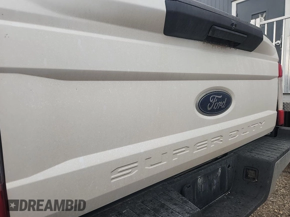 2017 Ford F-250 Lariat with VIN 1FT7W2BT6HEB52976, listed as a IAAI auction lot 42731339 with 267,628 mi miles and . Bid and sale history available at DreamBid. Image 23.
