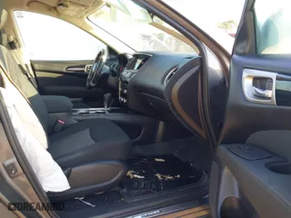 2017 Nissan Pathfinder SV with VIN 5N1DR2MN3HC660984, listed as a IAAI auction lot 41663918 with 118,793 mi miles. Bid and sale history available at carsss.com. Image 5.