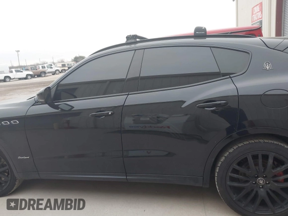 2019 Maserati Levante S z VIN ZN661YUS0KX335883, wystawiony jako IAAI lot #41575823 z przebiegiem 71 080 mil mil oraz . Historia ofert i sprzedaży dostępna na DreamBid. Obrazek 14.