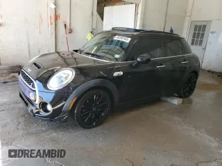 2016 MINI Cooper Hardtop 4 Door S with VIN WMWXU3C54G2B63339, listed as a Copart auction lot 49390165 with 201,411 mi miles and Salvage Title. Bid and sale history available at carsss.com. Image 1.