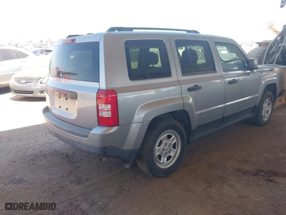 2016 Jeep Patriot Sport with VIN 1C4NJPBA4GD738288, listed as a IAAI auction lot 40070587 with 68,550 mi miles. Bid and sale history available at carsss.com. Image 4.