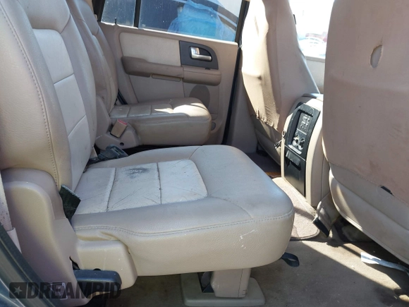 2003 Ford Expedition Eddie Bauer with VIN 1FMFU18L03LC04444, listed as a IAAI auction lot 41805302 with 217,505 mi miles. Bid and sale history available at carsss.com. Image 8.