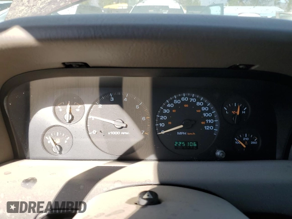 2002 Jeep Grand Cherokee Laredo with VIN 1J4GX48S52C265385, listed as a Copart auction lot 88823385 with 225,106 mi miles and Clean title. Bid and sale history available at DreamBid. Image 9.