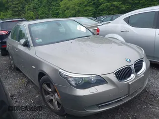 2008 BMW 5 Series 535i z VIN WBANW13508CZ71332, wystawiony jako IAAI lot #42244477 z przebiegiem 122 557 mil mil oraz . Historia ofert i sprzedaży dostępna na DreamBid. Obrazek 1.