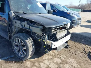 2017 Jeep Renegade Latitude with VIN ZACCJABB9HPF30780, listed as a IAAI auction lot 41693869 with 242,482 mi miles and . Bid and sale history available at DreamBid. Image 22.