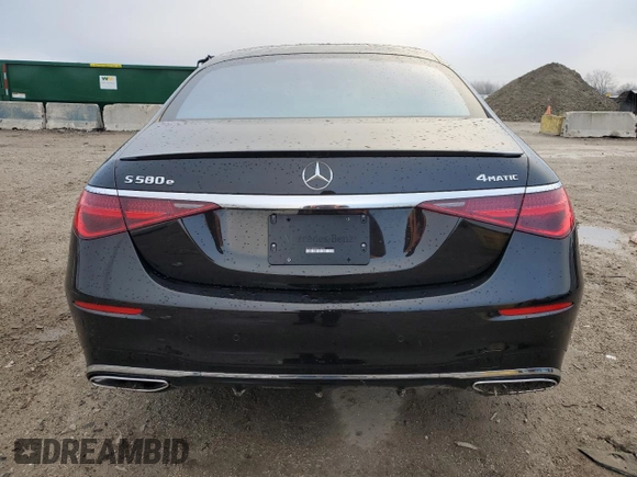 2024 Mercedes-Benz S 580e z VIN W1K6G6KB8RA276723, wystawiony jako Copart lot #86492054 z przebiegiem 5319 mil mil oraz Szkody całkowita. Historia ofert i sprzedaży dostępna na DreamBid. Obrazek 6.