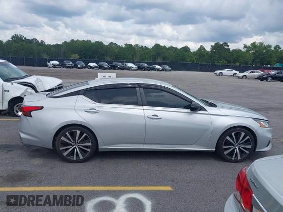 2020 Nissan Altima SR z VIN 1N4BL4CVXLC130195, wystawiony jako IAAI lot #42504838 z przebiegiem 104 389 mil mil oraz . Historia ofert i sprzedaży dostępna na DreamBid. Obrazek 13.