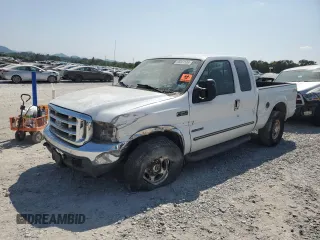 2000 Ford Super Duty F-250 XL with VIN 1FTNX21FXYEC14637, listed as a Copart auction lot 68501124 with 385,032 mi miles and Clean Title. Bid and sale history available at carsss.com. Image 1.